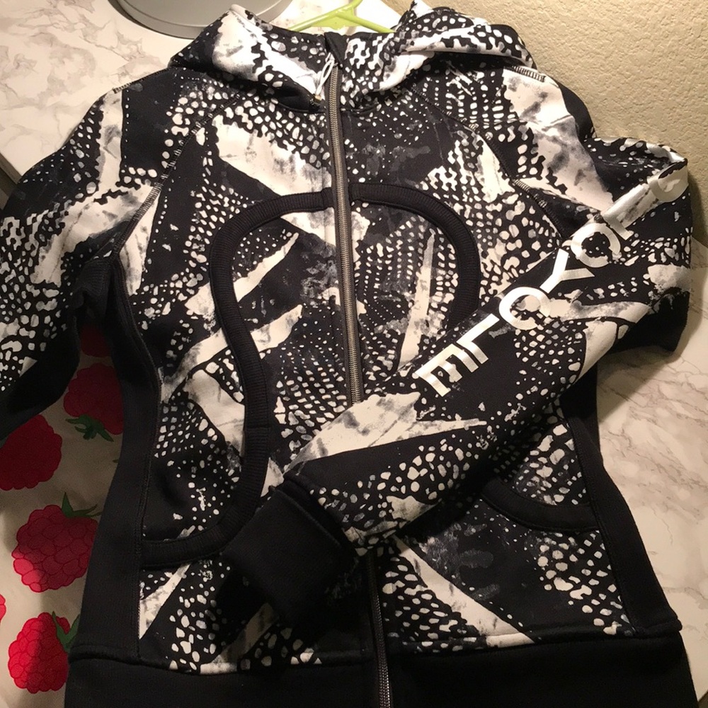 Lululemon Scuba hoodie size 4